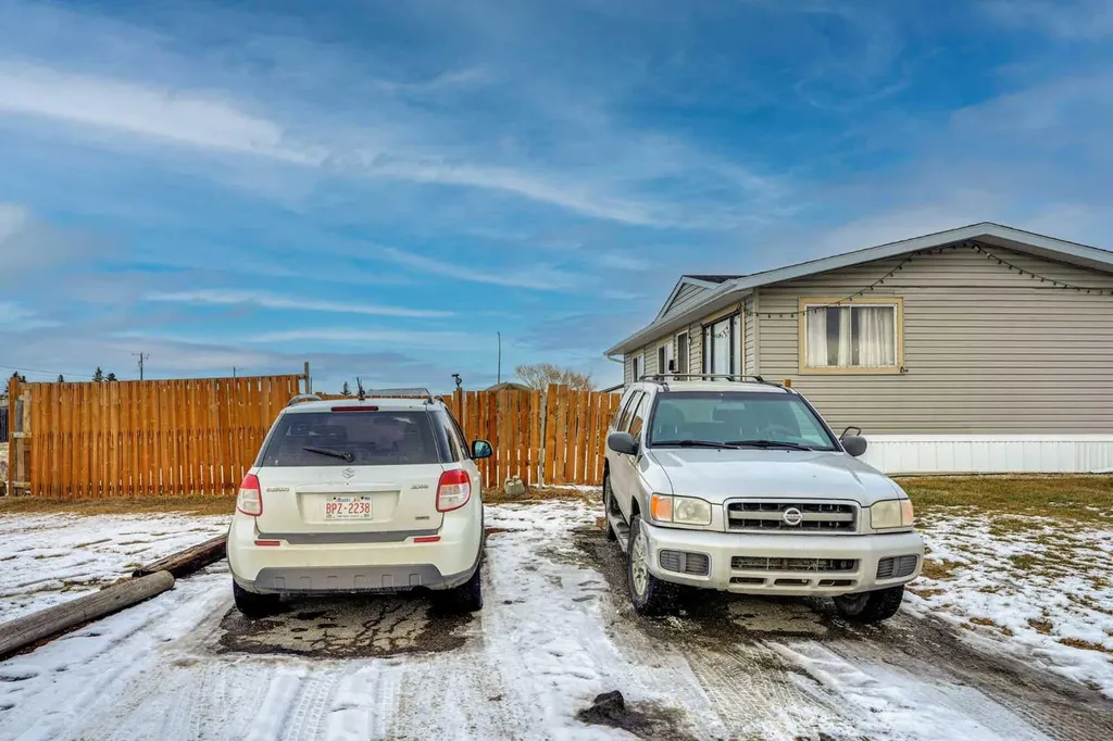 6220 17 Avenue SE Calgary AB T2A 0W6