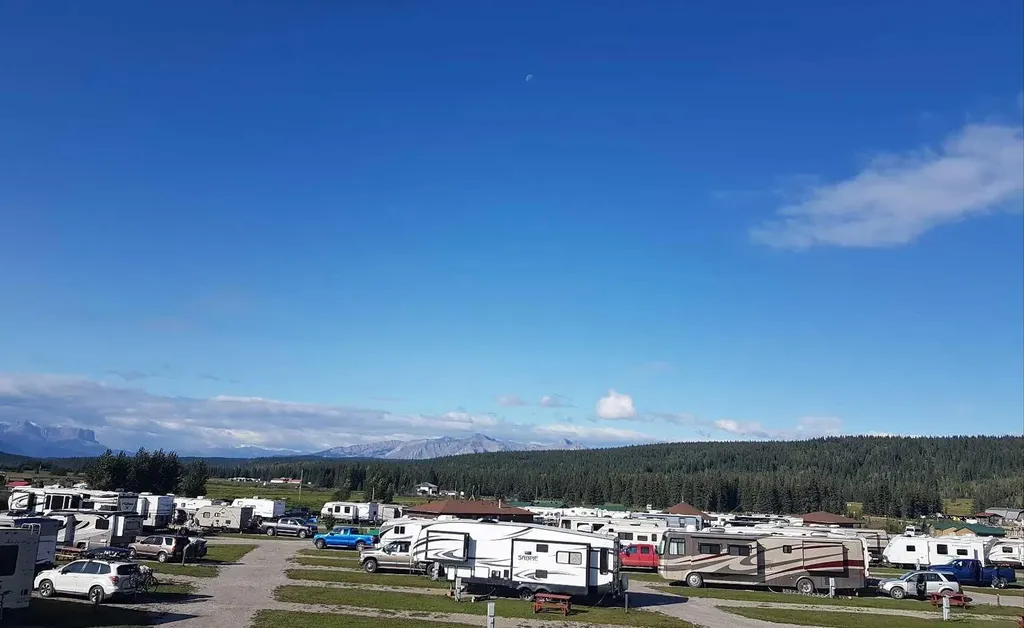 50409 B Highway 16 Hinton AB T7V 1X3