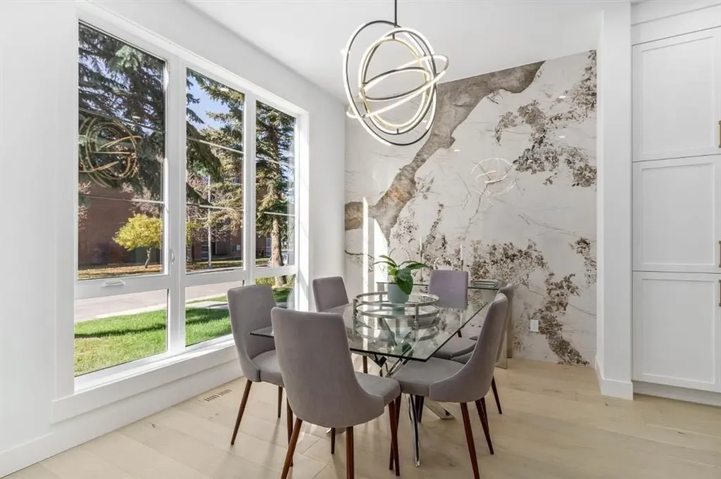 1445 28 Street SW Calgary AB T3C 1L8