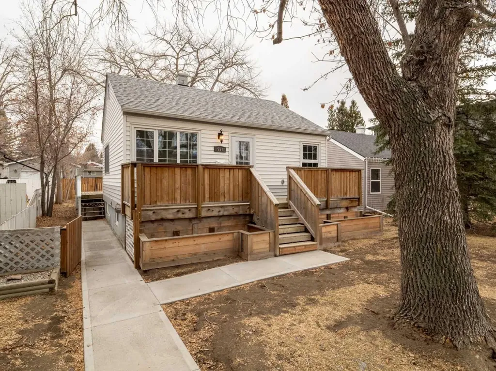 Lethbridge AB, 957 12 Street S