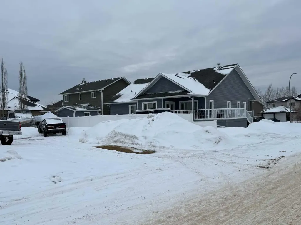 27 Springwood Drive NE Slave Lake AB T0G 2A2