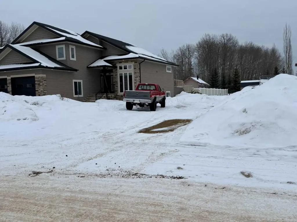 27 Springwood Drive NE Slave Lake AB T0G 2A2