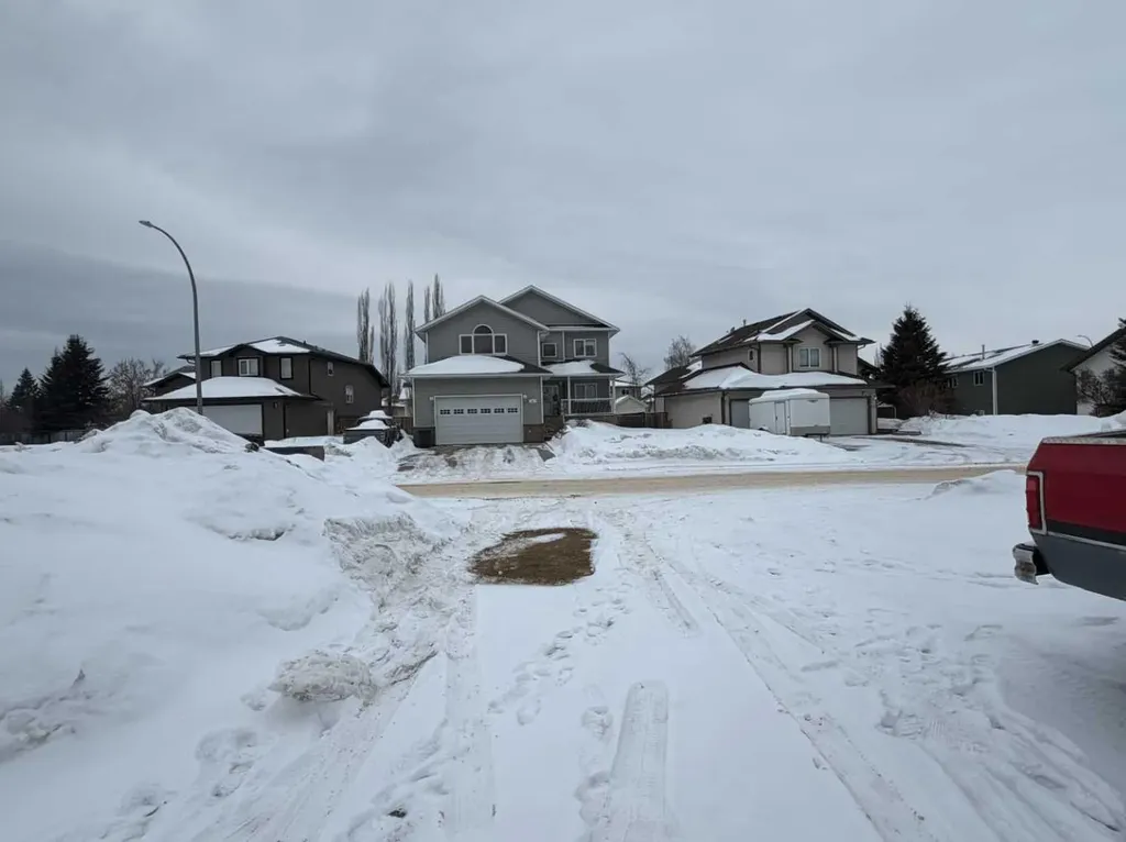 27 Springwood Drive NE Slave Lake AB T0G 2A2