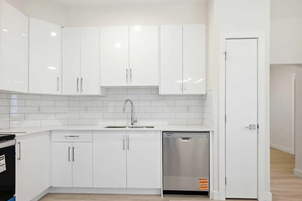 15 Skyview Point Crescent NE Calgary AB T3N 2T1