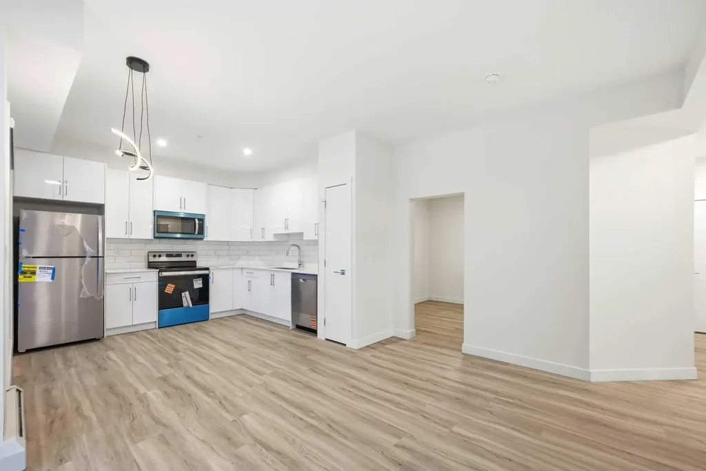 15 Skyview Point Crescent NE Calgary AB T3N 2T1