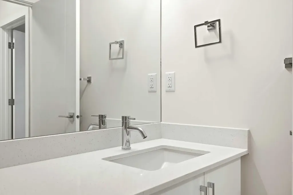 15 Skyview Point Crescent NE Calgary AB T3N 2T1