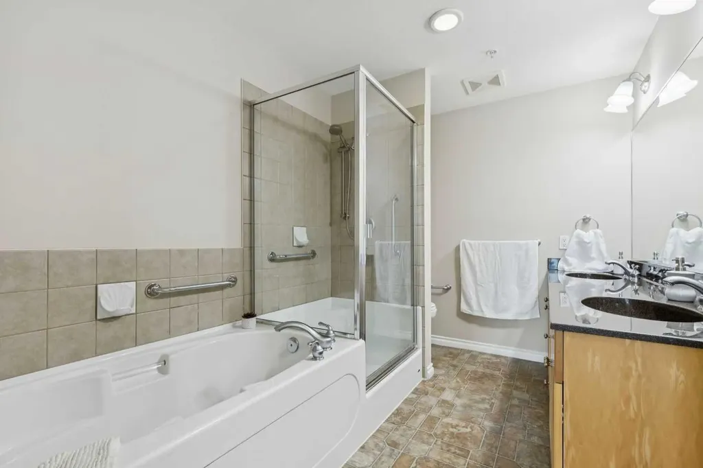 1726 14 Avenue NW Calgary AB T2N 4Y8