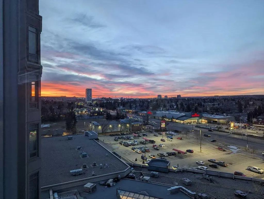 1726 14 Avenue NW Calgary AB T2N 4Y8