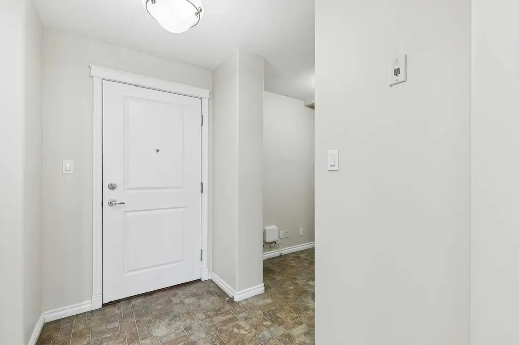 1726 14 Avenue NW Calgary AB T2N 4Y8