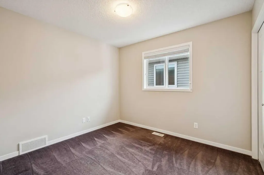 173 Willow Green Cochrane AB T4C 0Y9