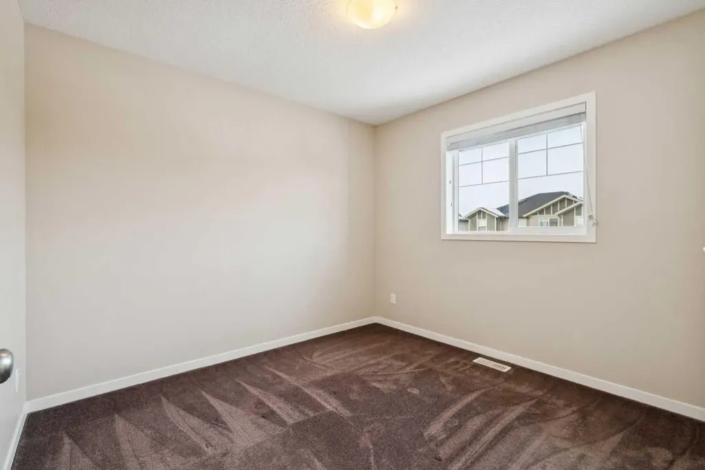 173 Willow Green Cochrane AB T4C 0Y9