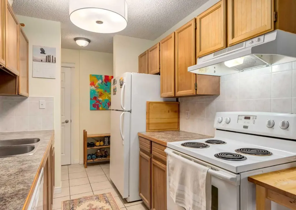 1033 15 Avenue SW Calgary AB T2R 0S5