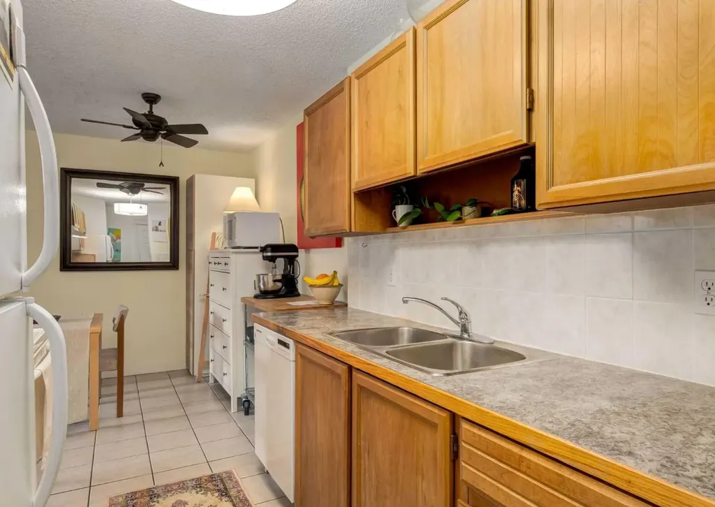 1033 15 Avenue SW Calgary AB T2R 0S5