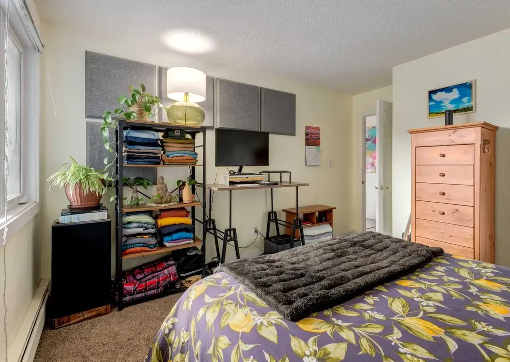 1033 15 Avenue SW Calgary AB T2R 0S5