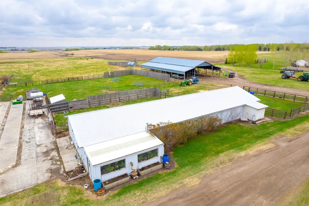 30319 Highway 2a Carstairs AB T0M0N0