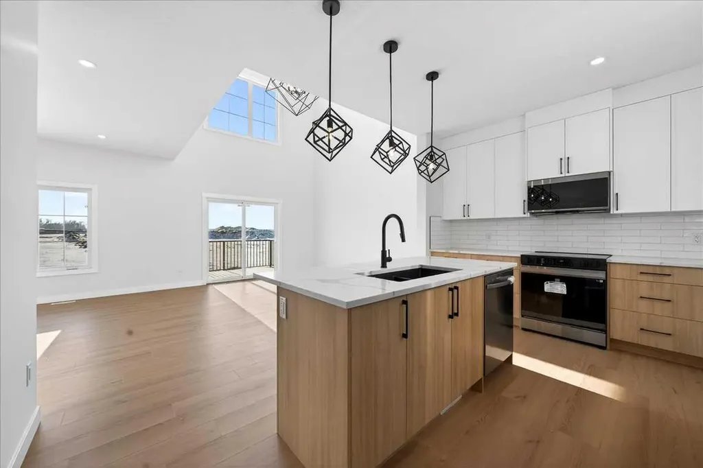11 Lakewood Way Strathmore AB T1P 1W9