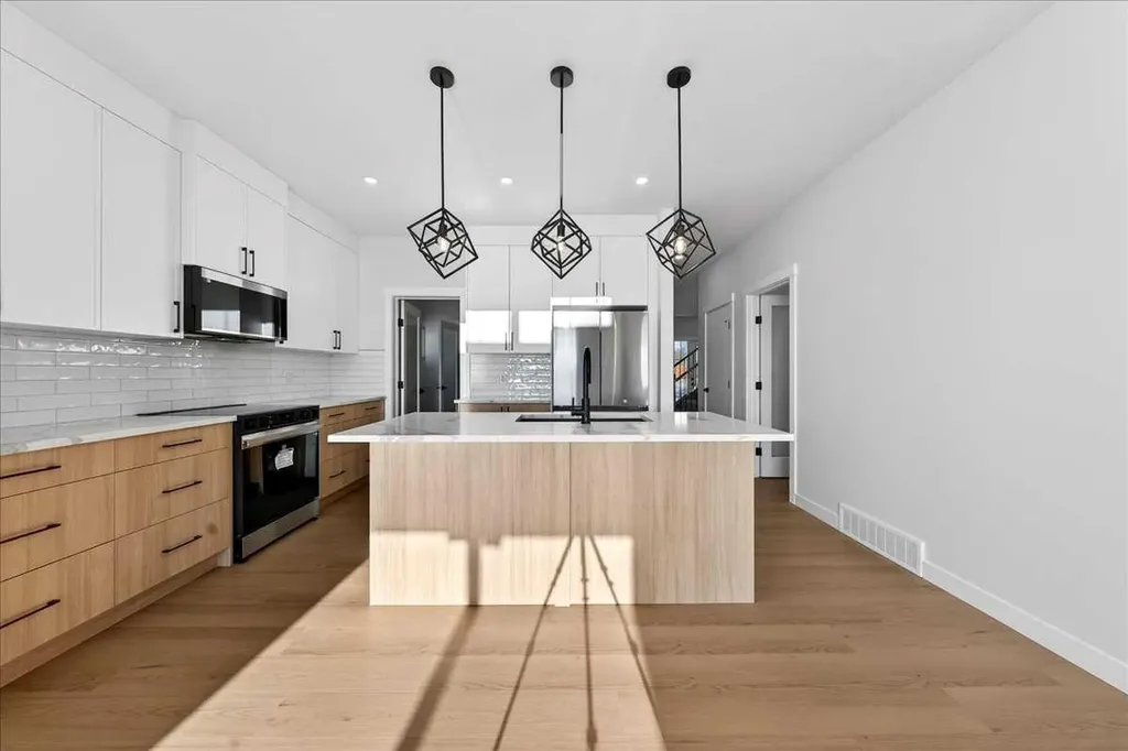 11 Lakewood Way Strathmore AB T1P 1W9