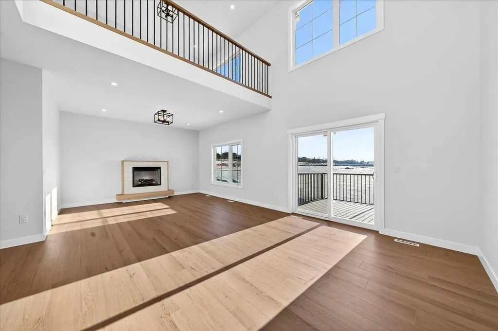11 Lakewood Way Strathmore AB T1P 1W9