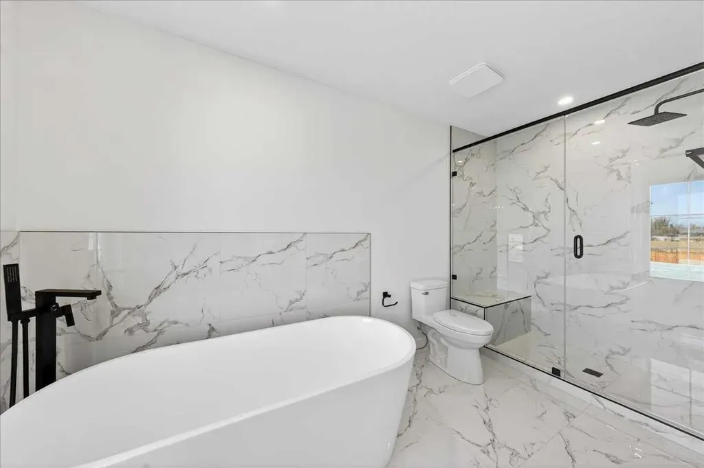 11 Lakewood Way Strathmore AB T1P 1W9