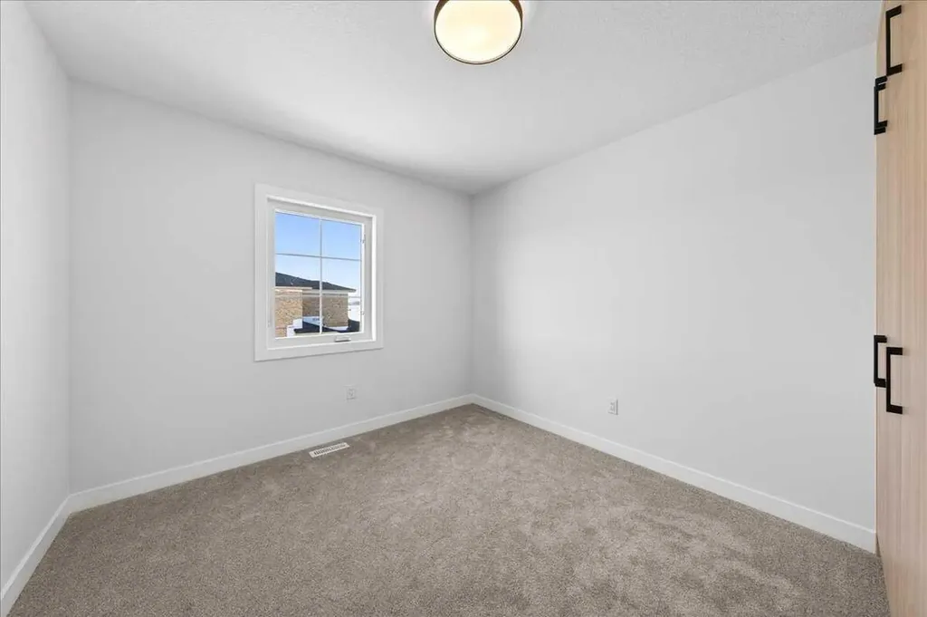 11 Lakewood Way Strathmore AB T1P 1W9