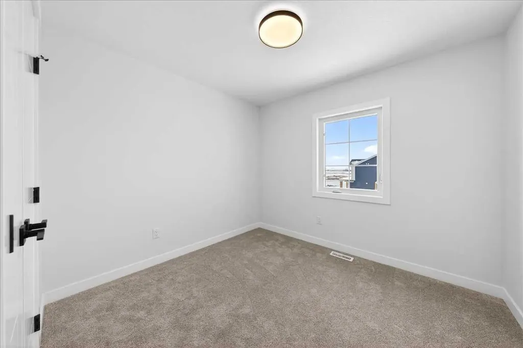 11 Lakewood Way Strathmore AB T1P 1W9