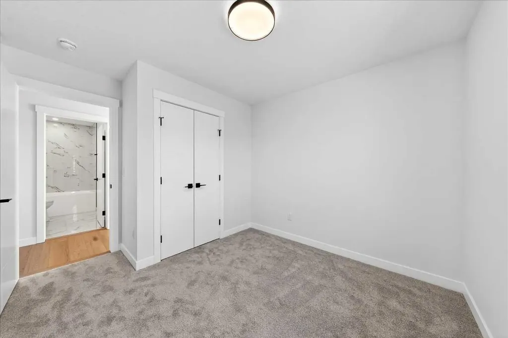 11 Lakewood Way Strathmore AB T1P 1W9