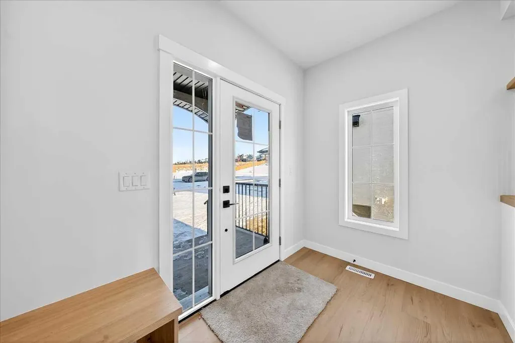11 Lakewood Way Strathmore AB T1P 1W9