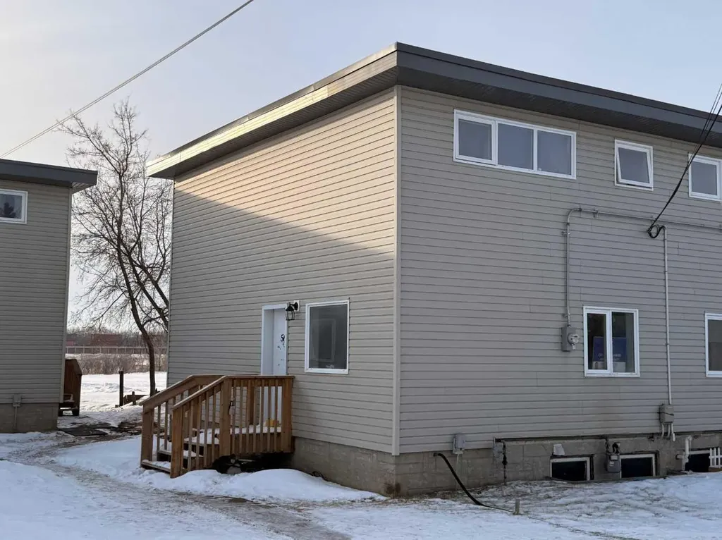 305 5 Street Wainwright AB T9W 1A5