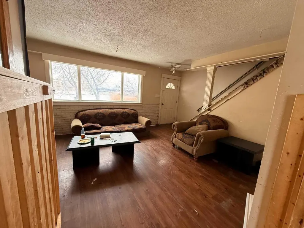 305 5 Street Wainwright AB T9W 1A5