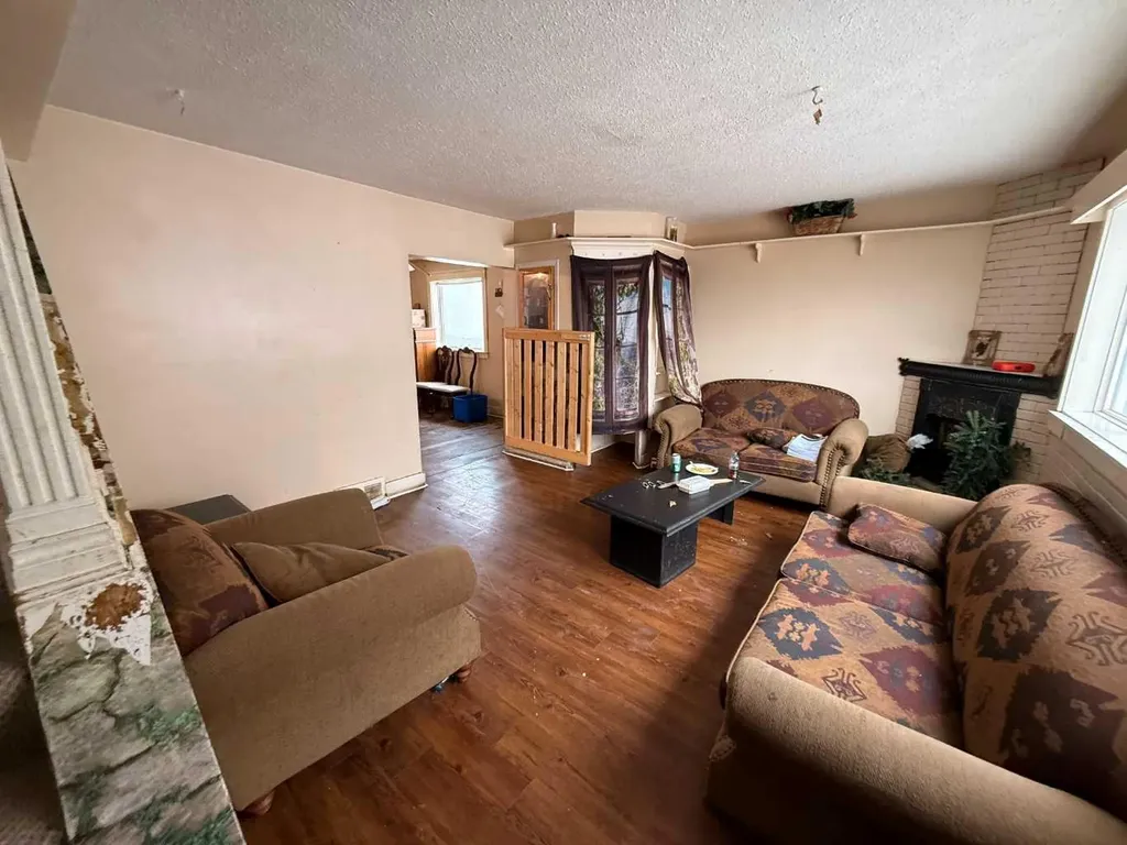 305 5 Street Wainwright AB T9W 1A5