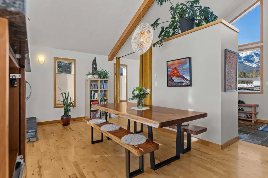 1712 11th Avenue Canmore AB T1W 1V2