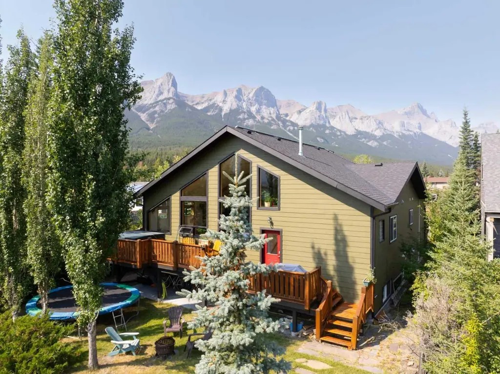 1712 11th Avenue Canmore AB T1W 1V2