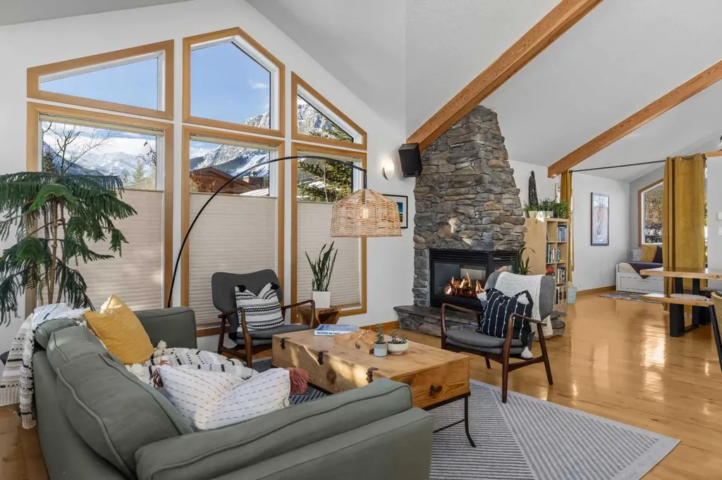 1712 11th Avenue Canmore AB T1W 1V2