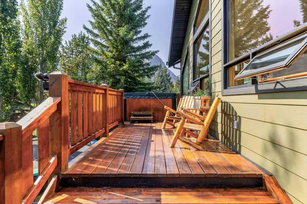 1712 11th Avenue Canmore AB T1W 1V2