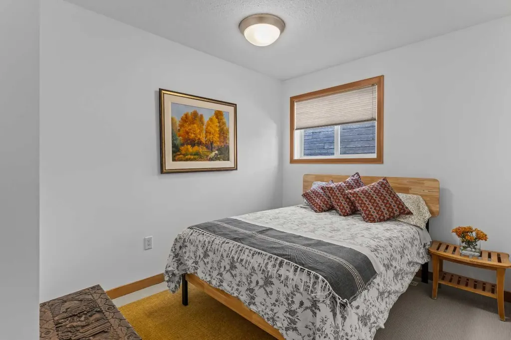 1712 11th Avenue Canmore AB T1W 1V2