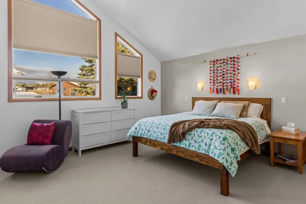 1712 11th Avenue Canmore AB T1W 1V2