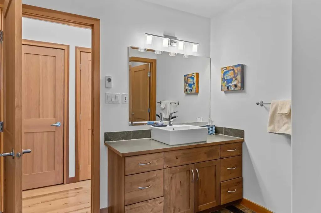1712 11th Avenue Canmore AB T1W 1V2