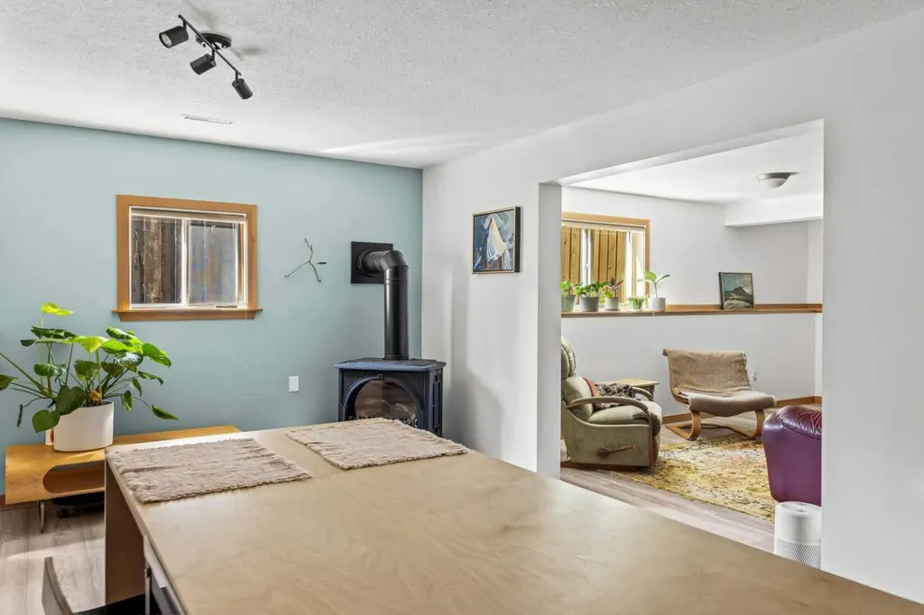 1712 11th Avenue Canmore AB T1W 1V2