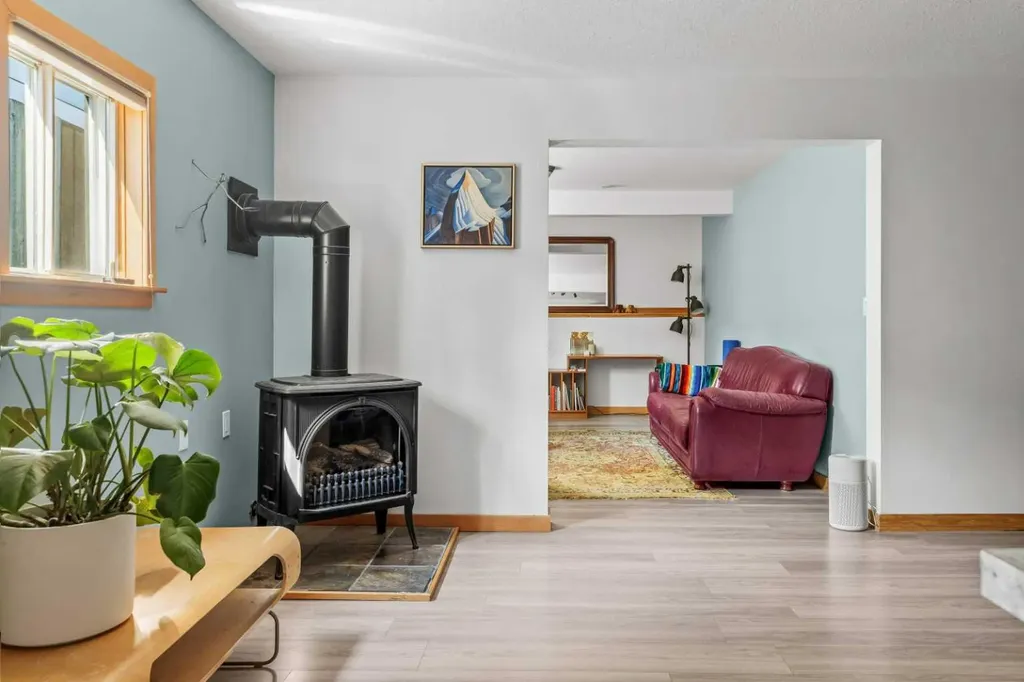 1712 11th Avenue Canmore AB T1W 1V2