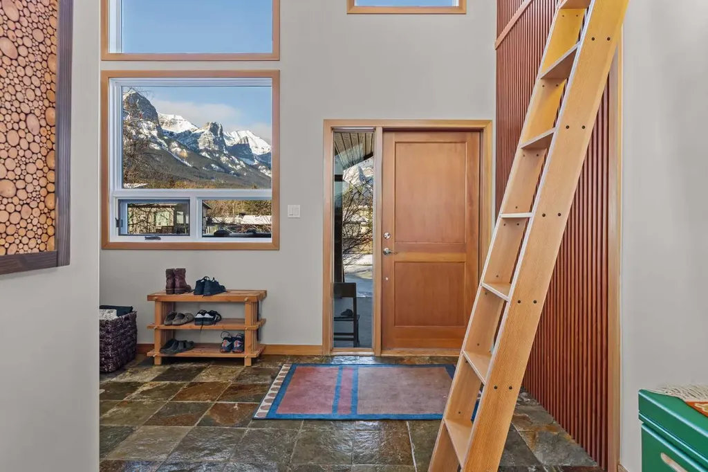 1712 11th Avenue Canmore AB T1W 1V2