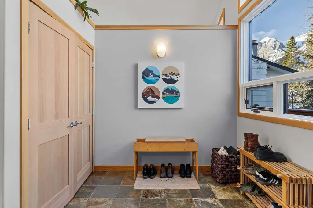 1712 11th Avenue Canmore AB T1W 1V2