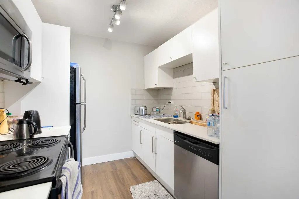 515 17 Avenue SW Calgary AB T2S0A9