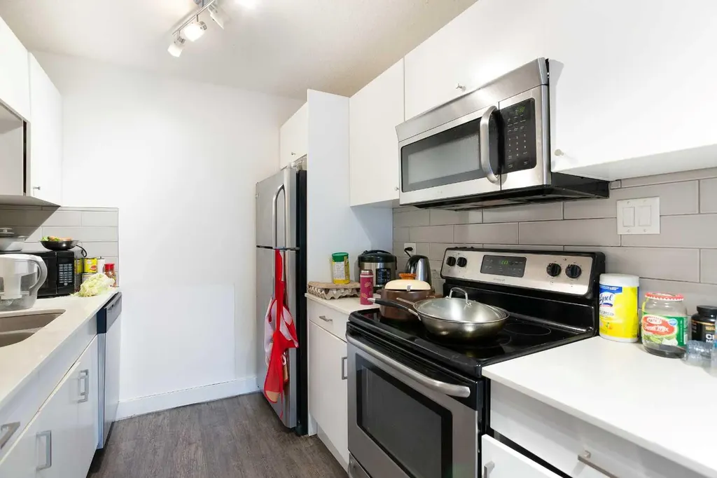 515 17 Avenue SW Calgary AB T2S0A9