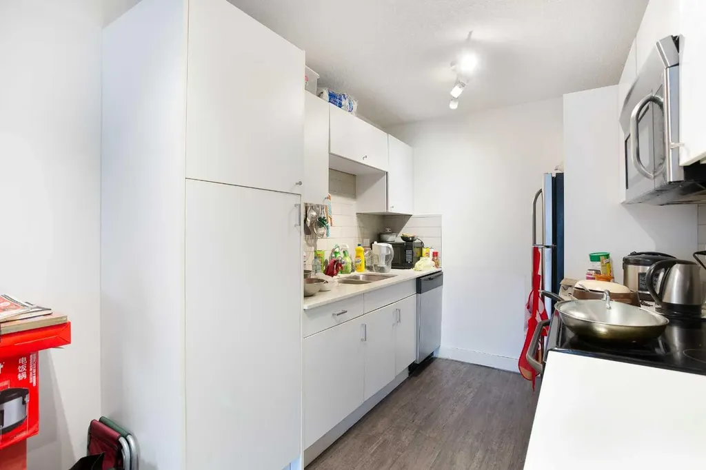 515 17 Avenue SW Calgary AB T2S0A9