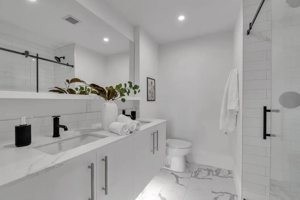 8375 Broadcast Avenue SW Calgary AB T3H6N2