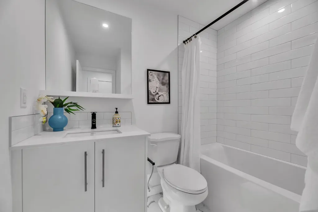 8375 Broadcast Avenue SW Calgary AB T3H6N2