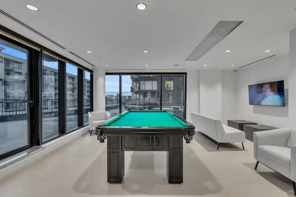 8375 Broadcast Avenue SW Calgary AB T3H6N2