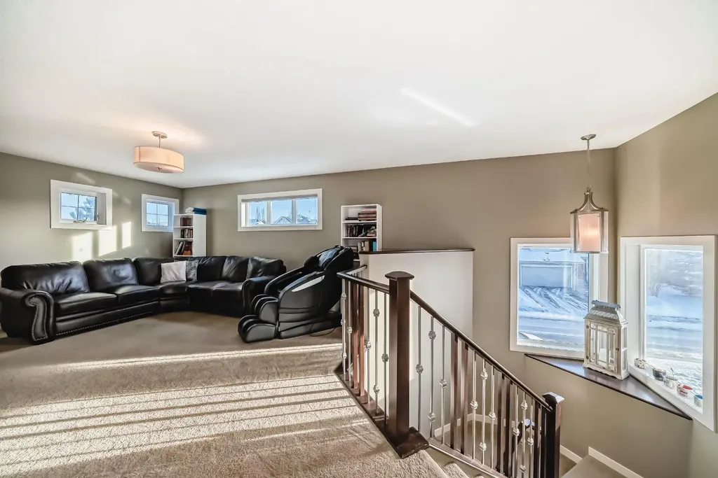4 Auburn Sound Court SE Calgary AB T3M 0G5