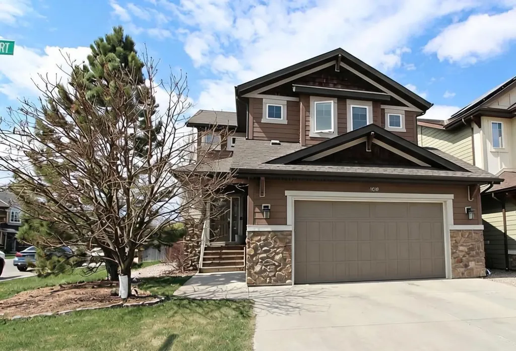4 Auburn Sound Court SE Calgary AB T3M 0G5