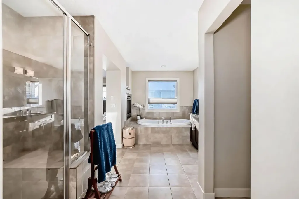 4 Auburn Sound Court SE Calgary AB T3M 0G5